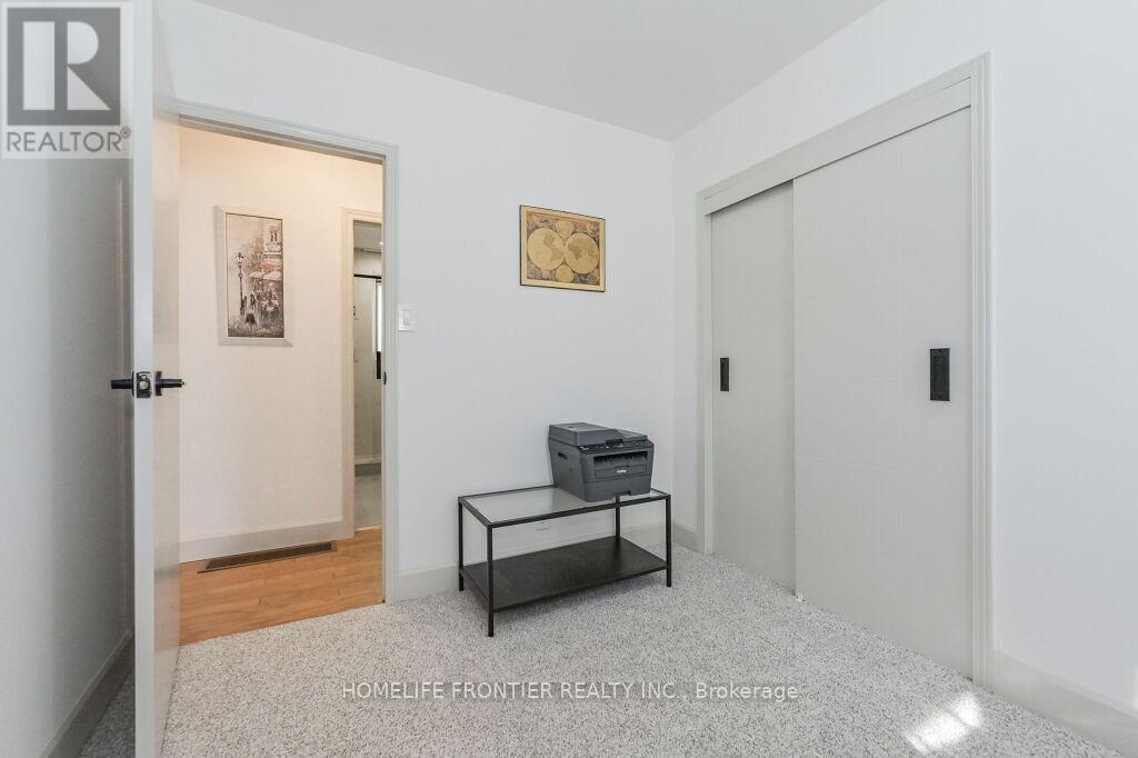 360 COLBORNE STREET - 18