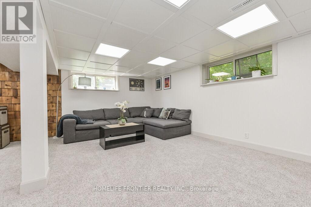360 COLBORNE STREET - 22