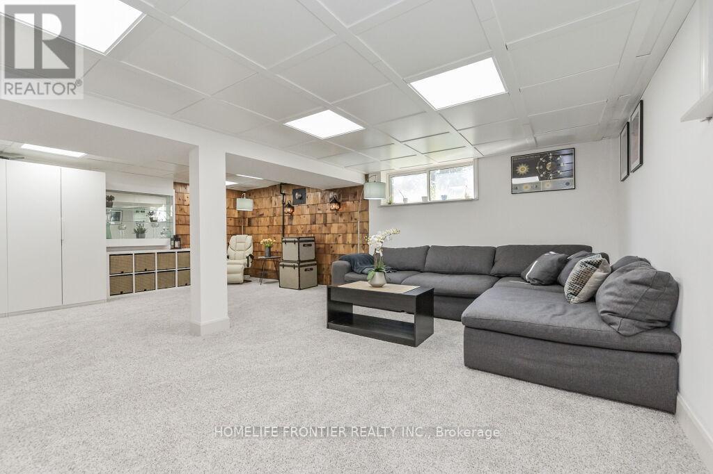 360 COLBORNE STREET - 23