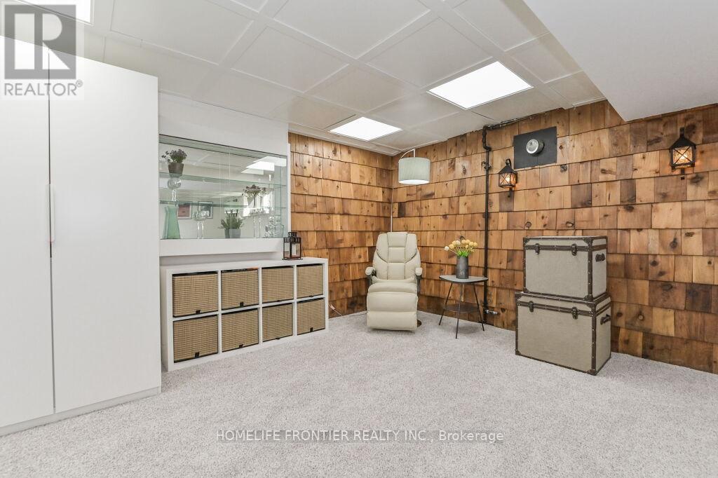 360 COLBORNE STREET - 24