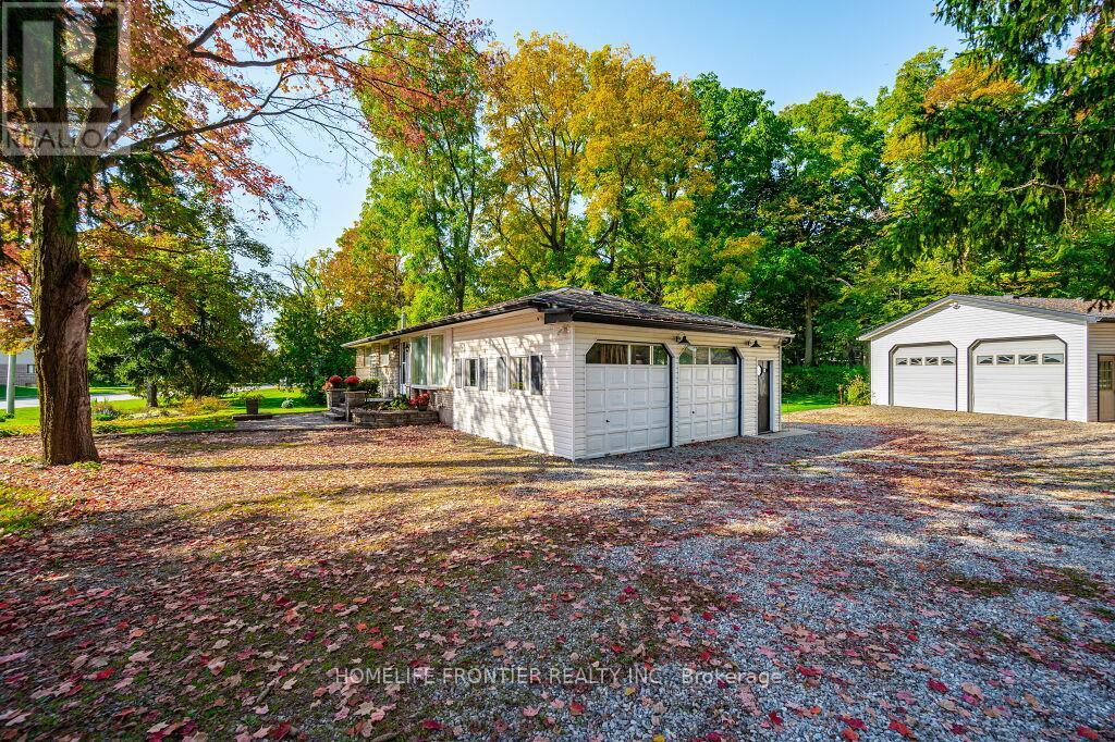 360 COLBORNE STREET - 34