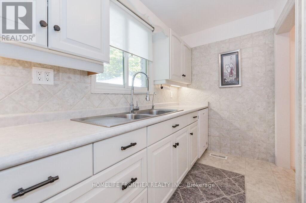 360 COLBORNE STREET - 8