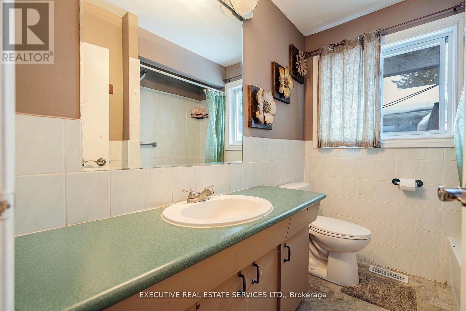 268 ROSS AVENUE - 13