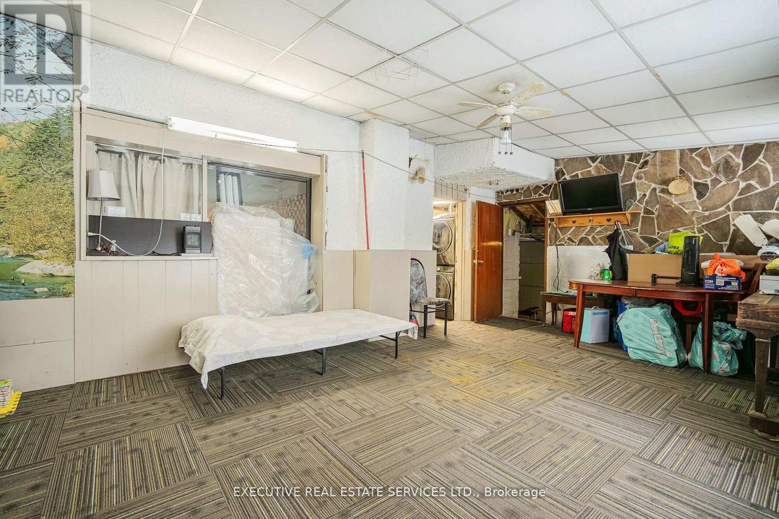 268 ROSS AVENUE - 16