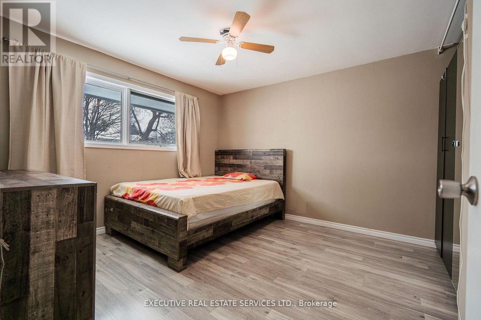 268 ROSS AVENUE - 23