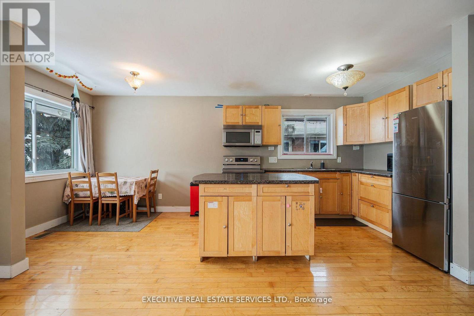 268 ROSS AVENUE - 4