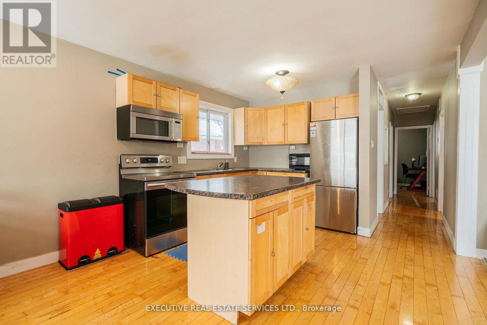 268 ROSS AVENUE - 7