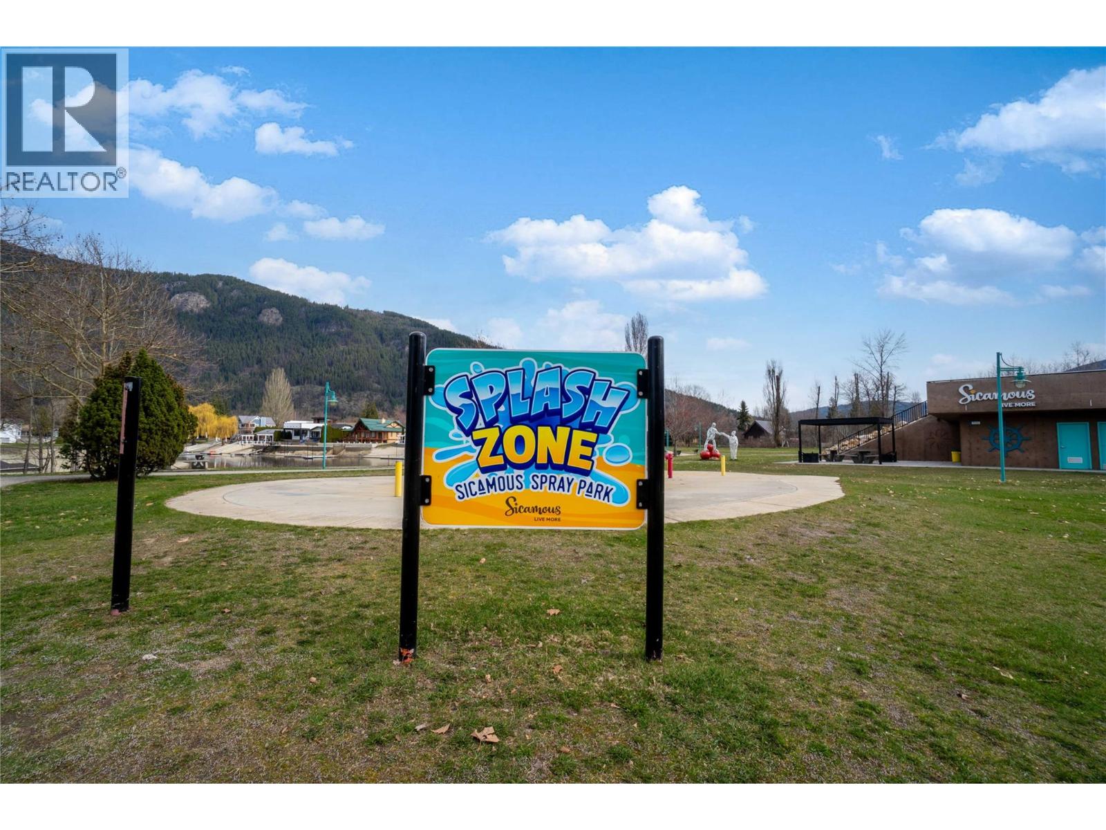 266 Sunset Drive, Sicamous