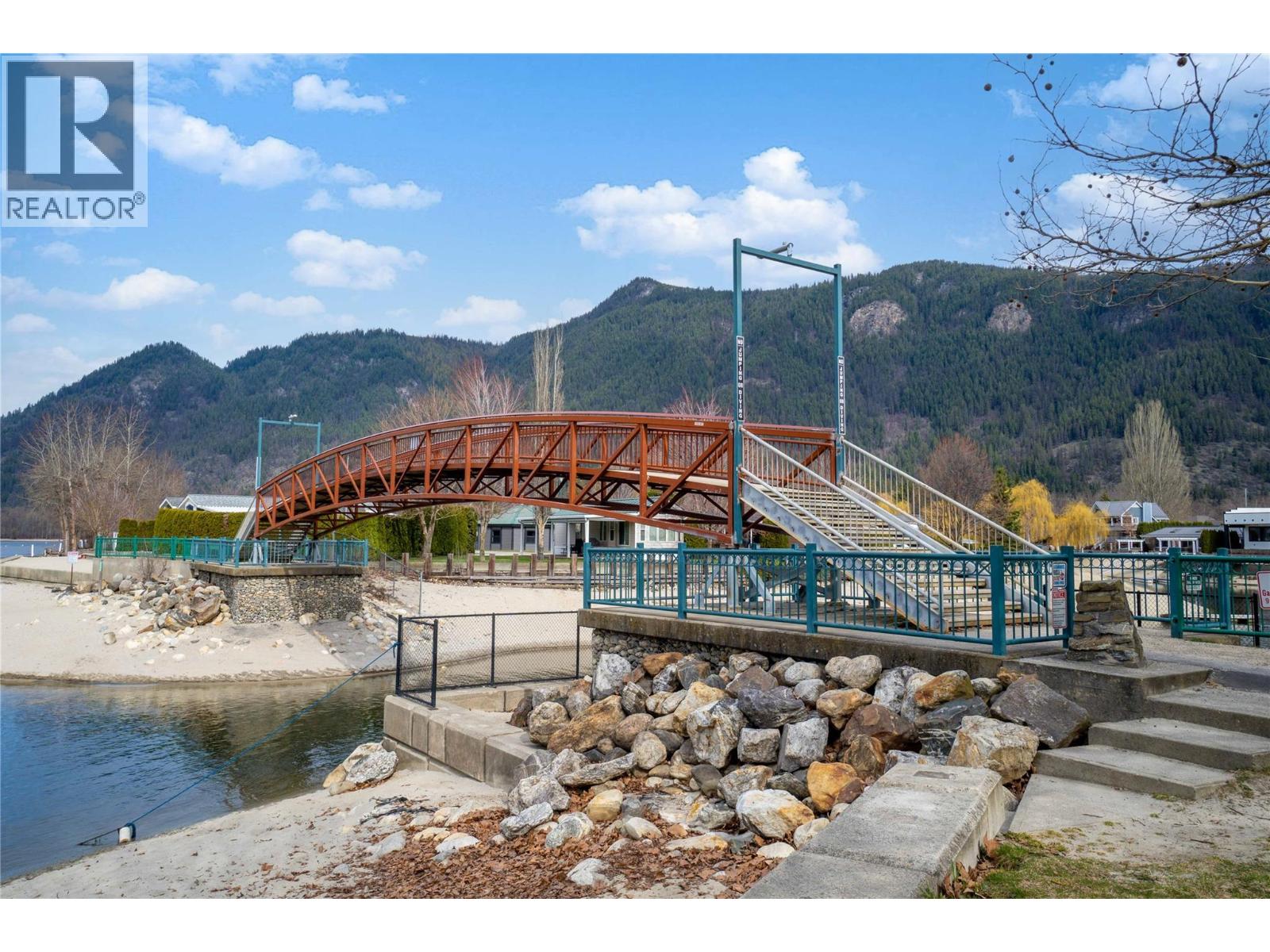 266 Sunset Drive, Sicamous