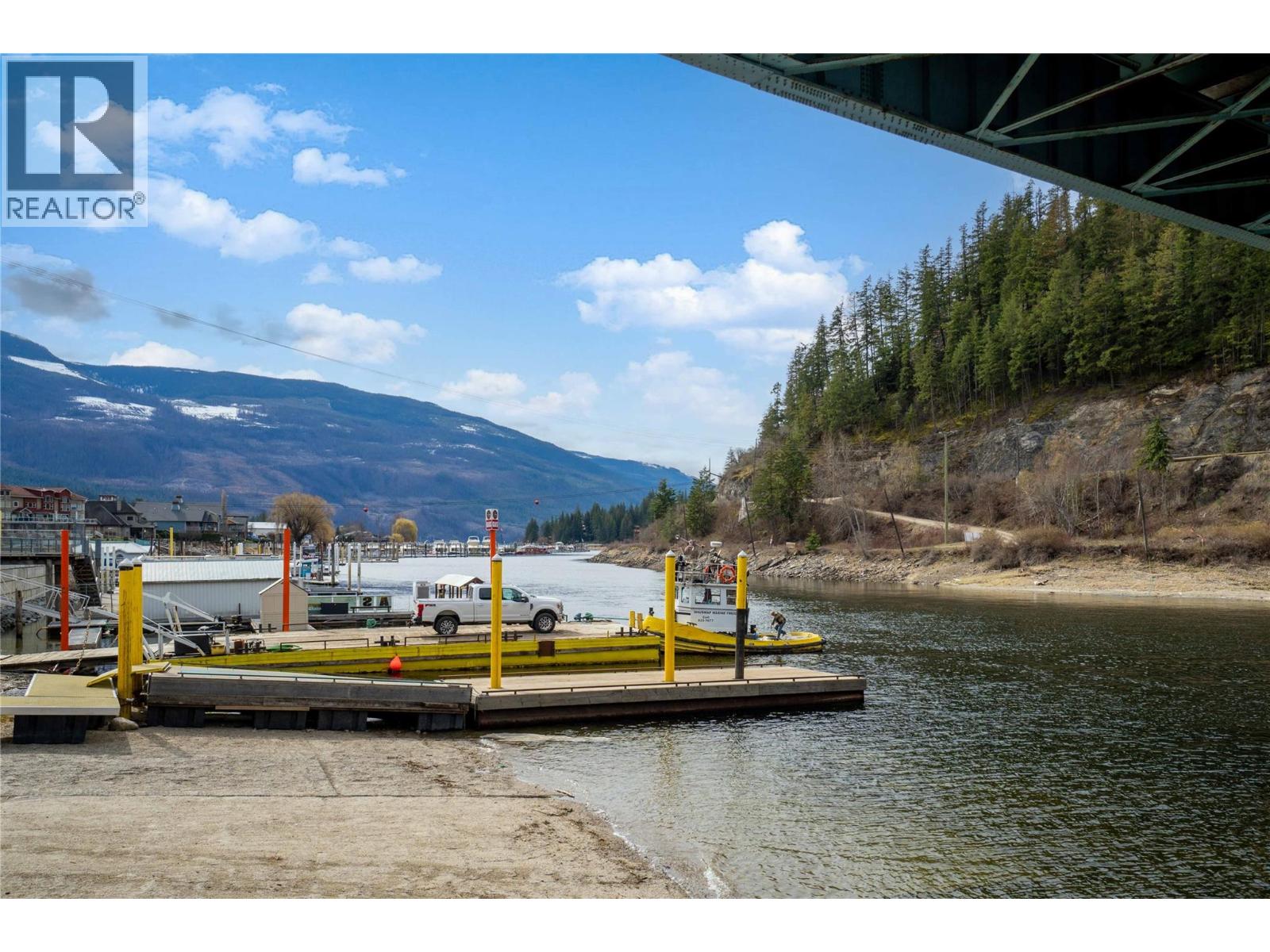 266 Sunset Drive, Sicamous