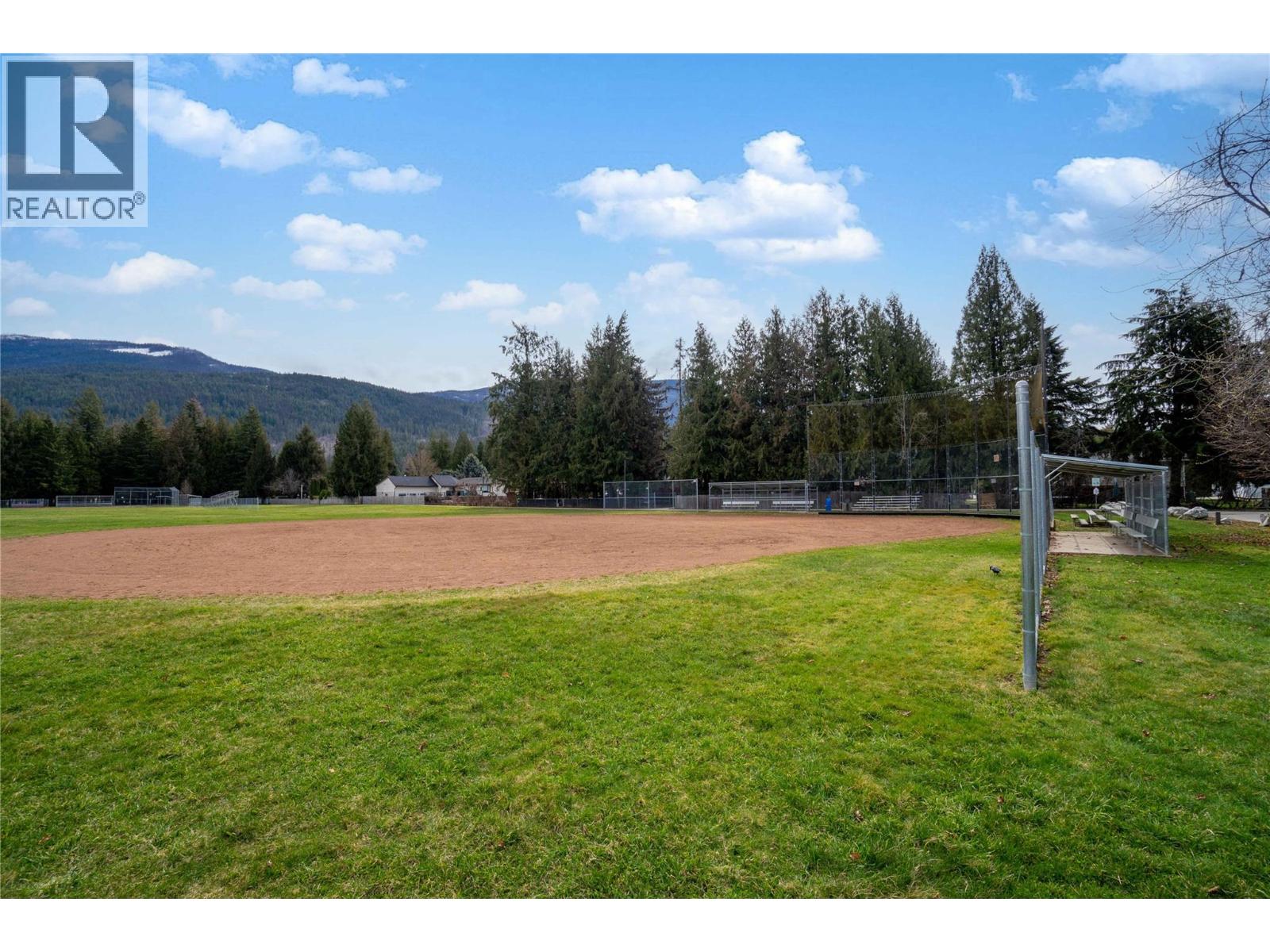 266 Sunset Drive, Sicamous