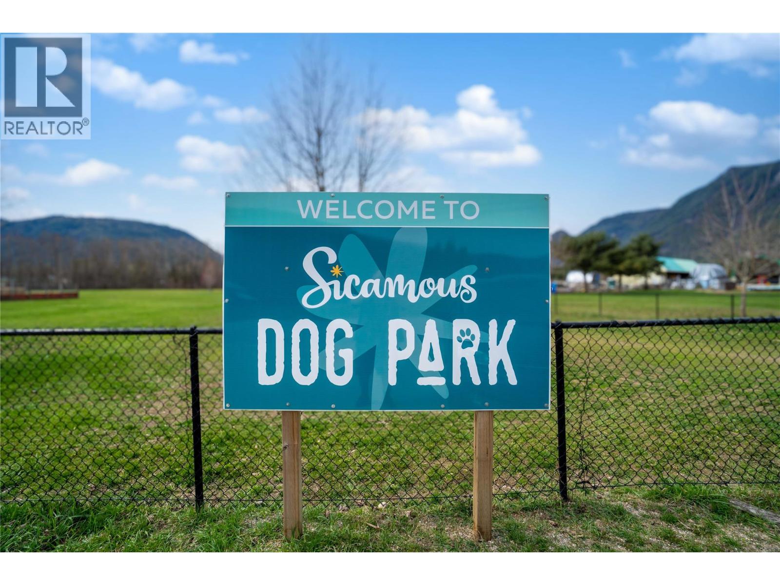 266 Sunset Drive, Sicamous