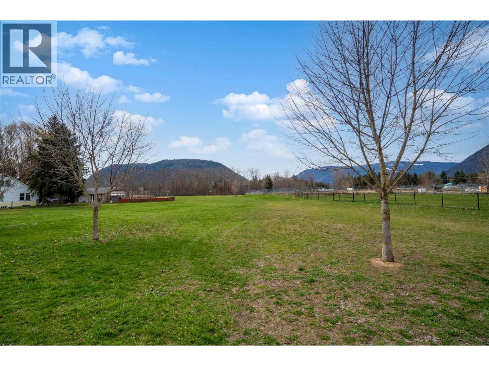 266 Sunset Drive, Sicamous