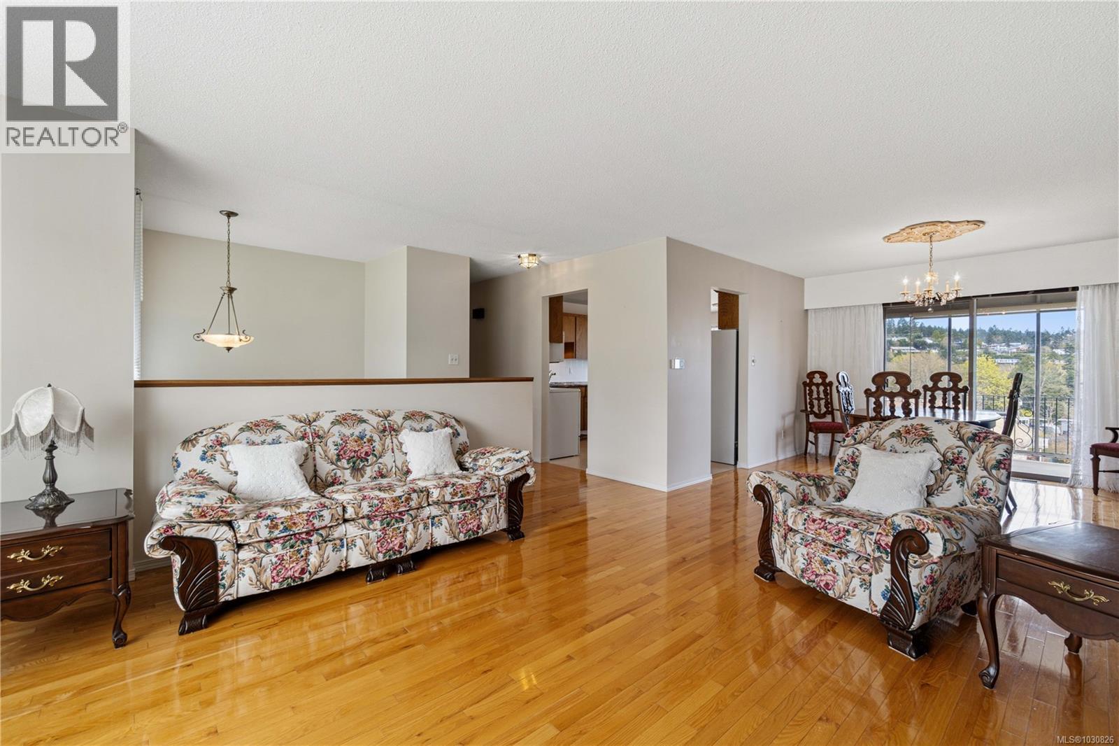 2840 HALIDAY CRES - 4