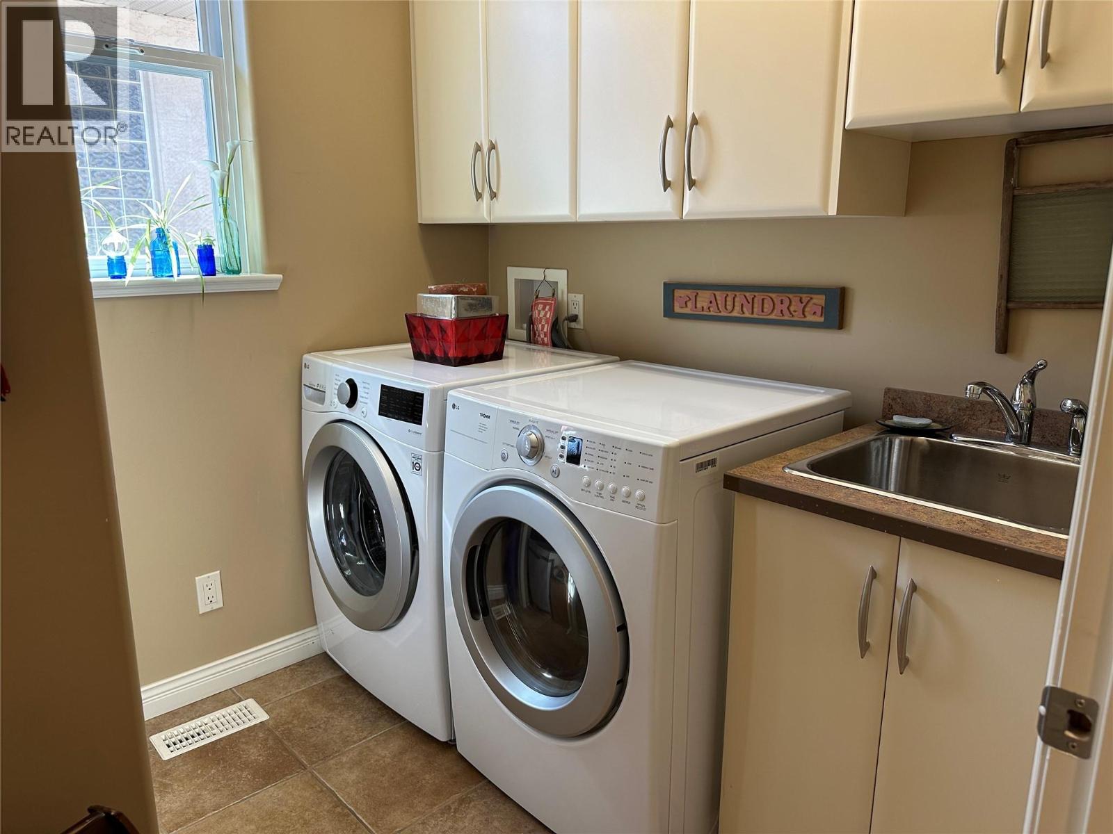 162 Willows Place, Oliver