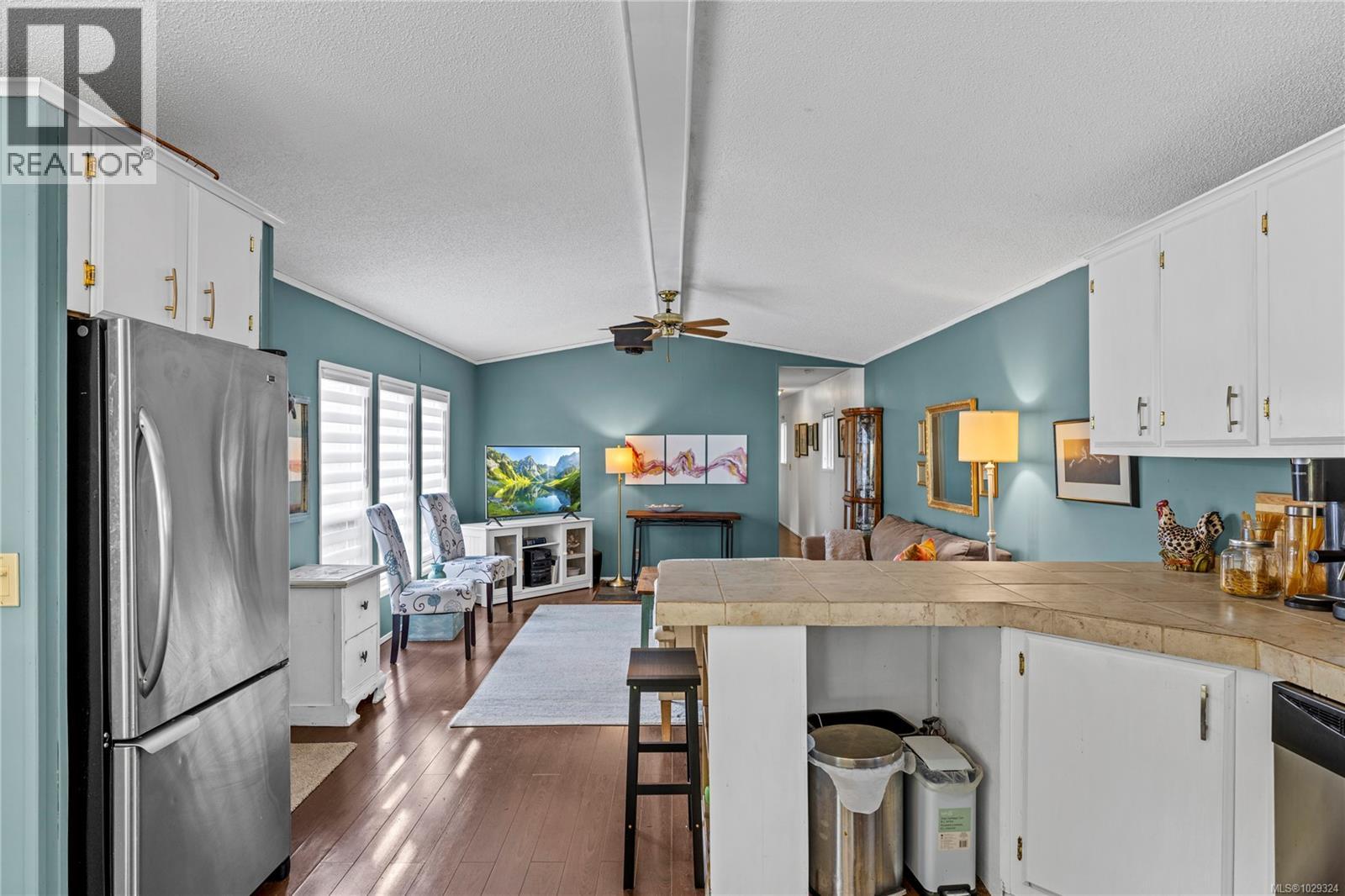 #245 2465 APOLLO DR - 17