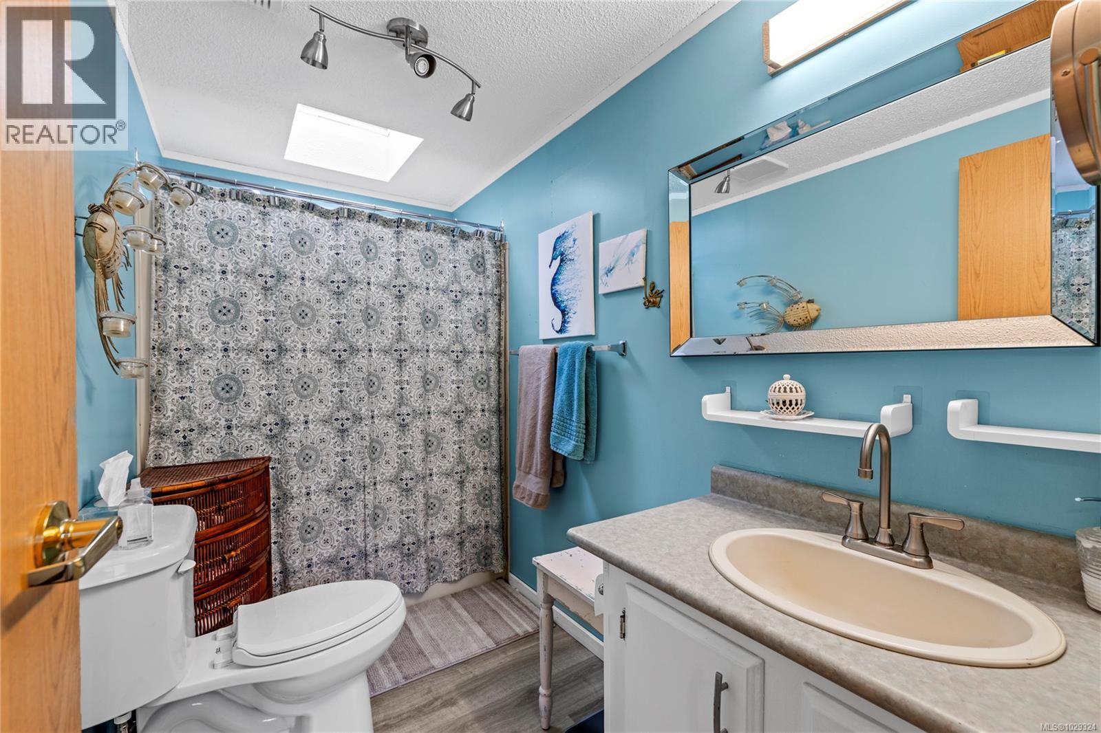 #245 2465 APOLLO DR - 19