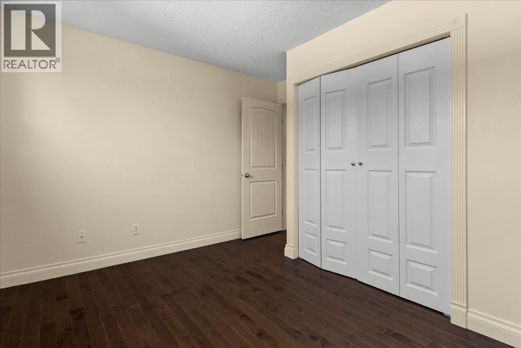 Single Family House 4 Level for Sale in  Hawkcliff Way NW Hawkwood Calgary 