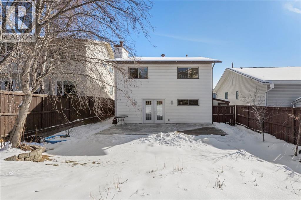 Single Family House 4 Level for Sale in  Hawkcliff Way NW Hawkwood Calgary 