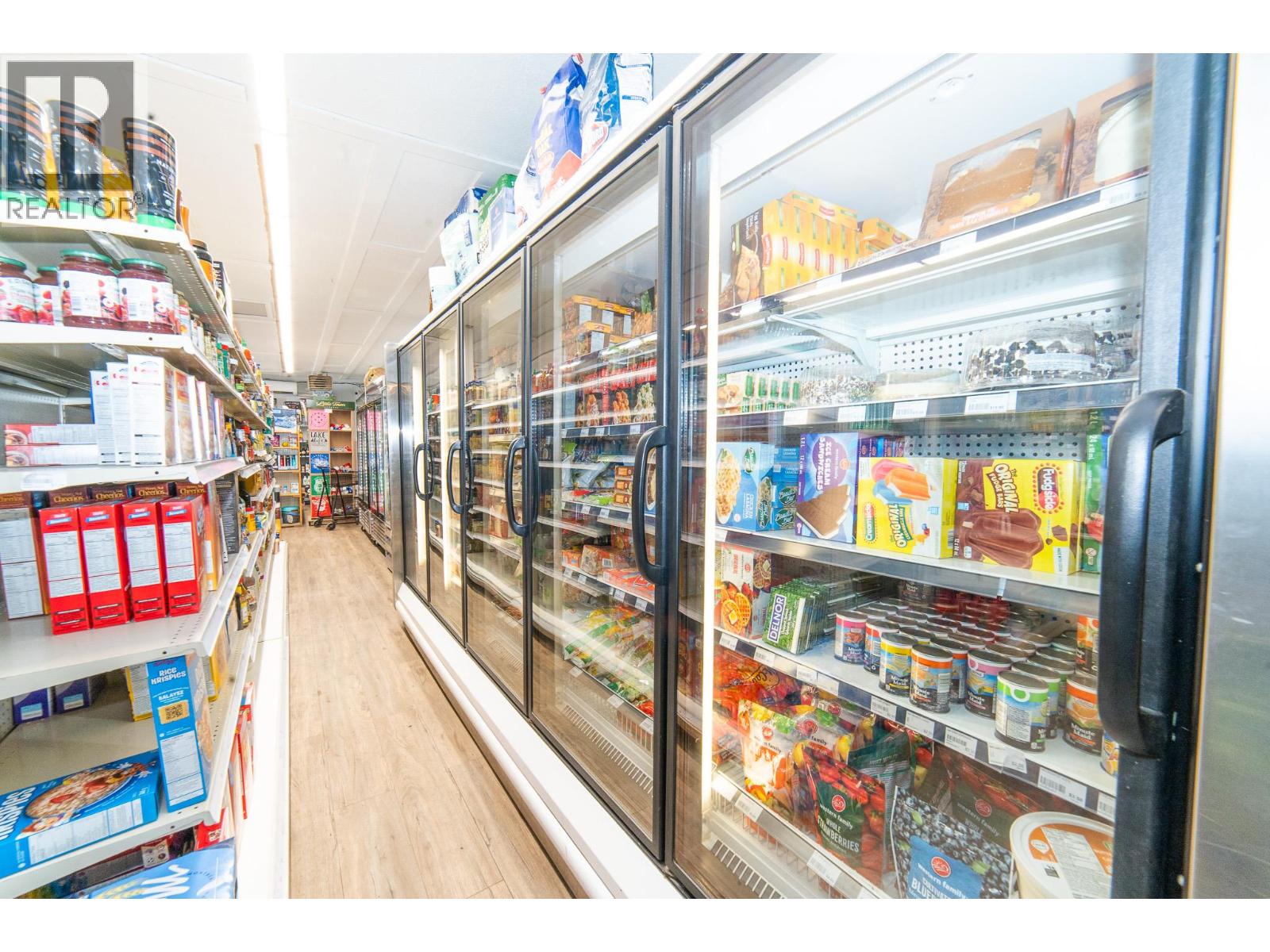  1504 EASTMAN Avenue, Riondel