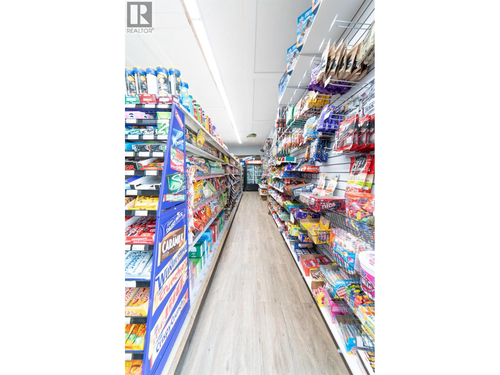  1504 EASTMAN Avenue, Riondel