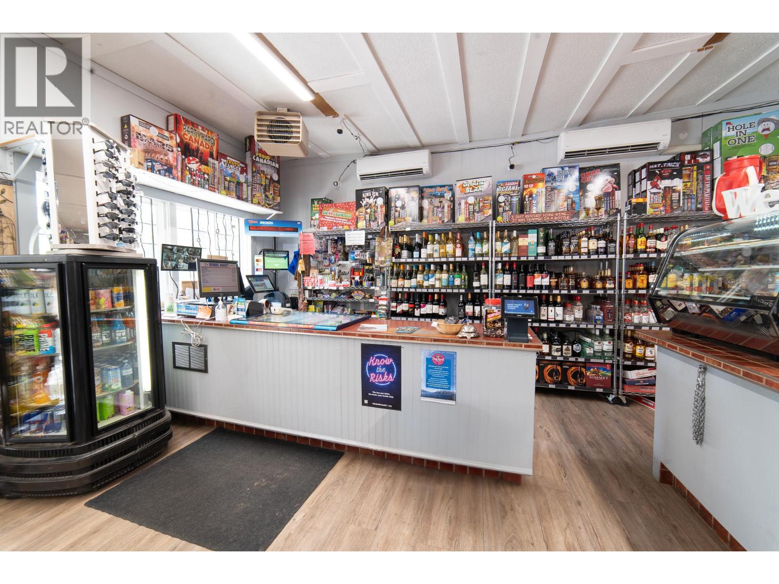  1504 EASTMAN Avenue, Riondel