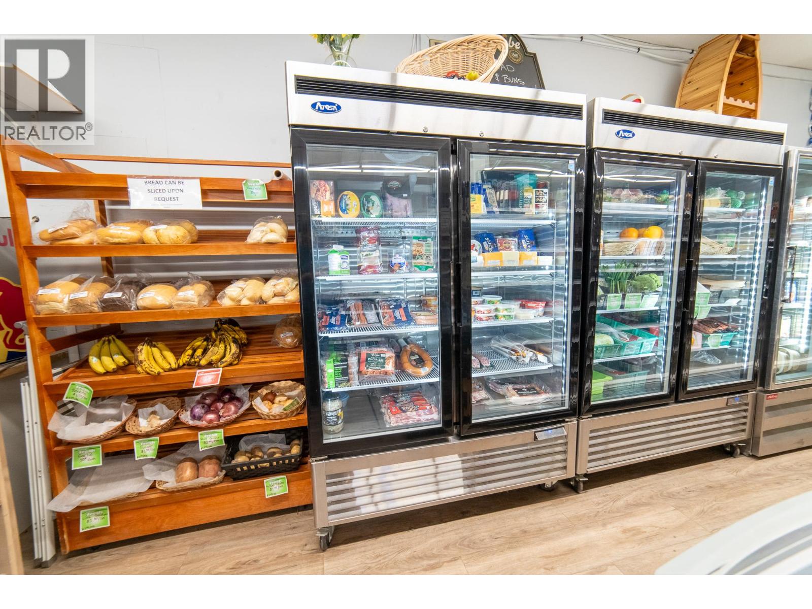  1504 EASTMAN Avenue, Riondel