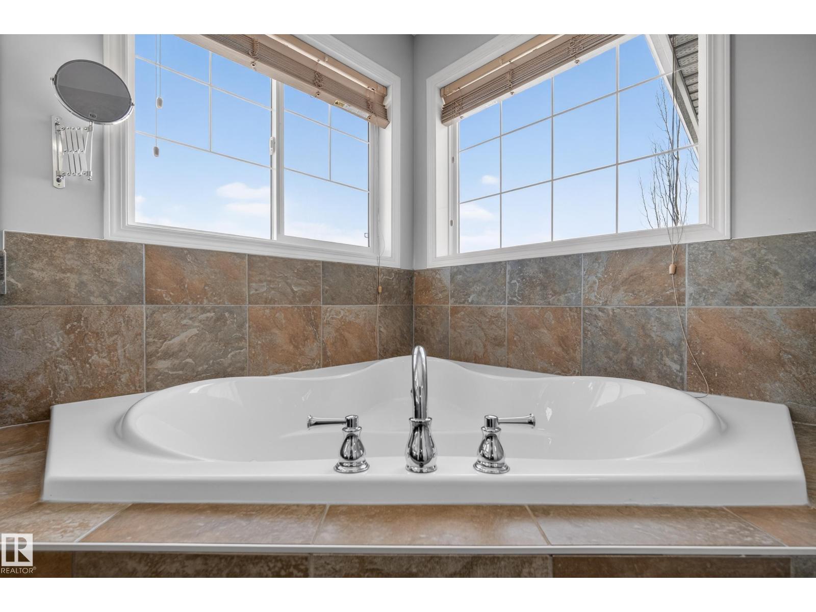 20714 56A AV NW, Edmonton