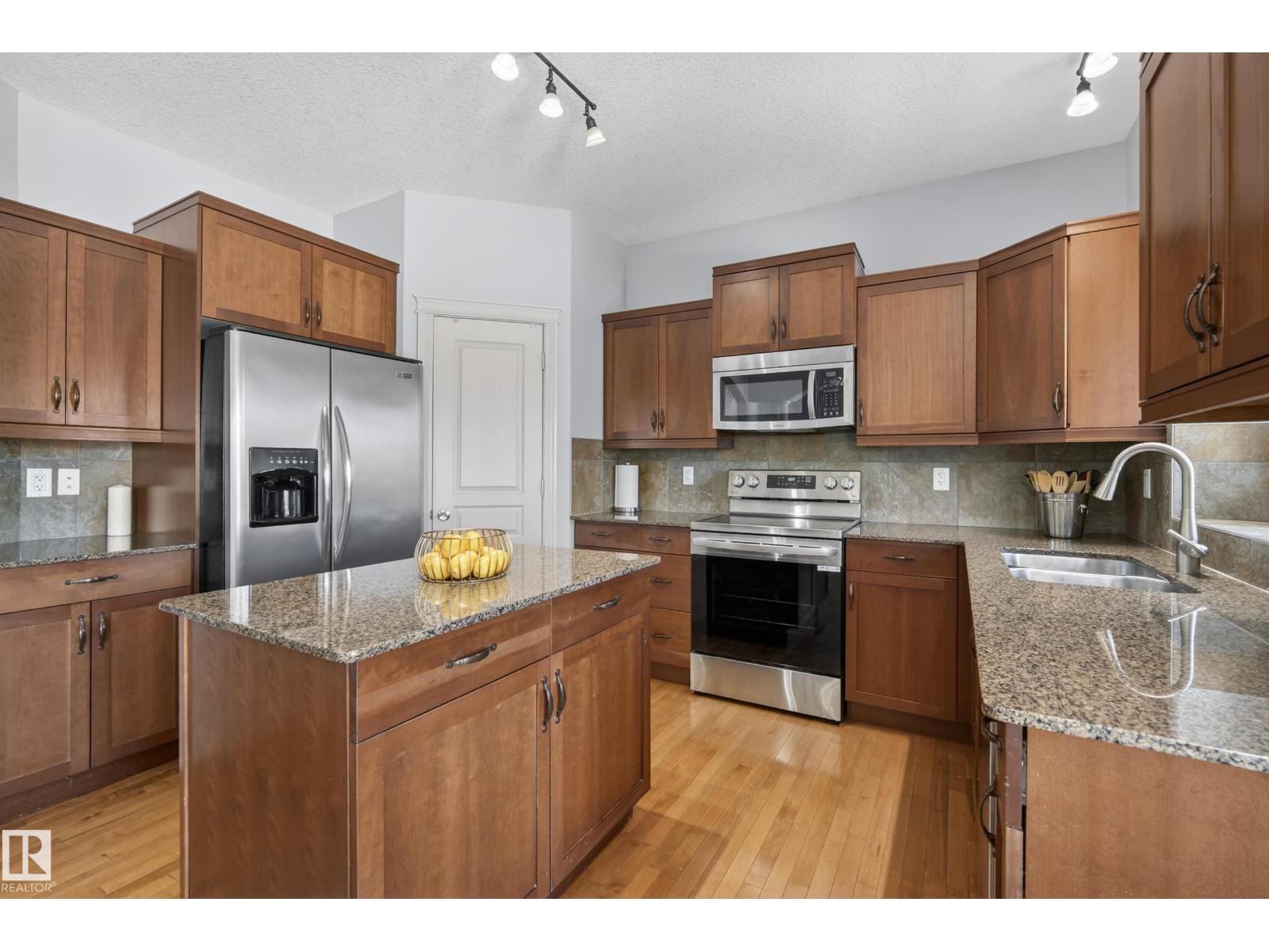 20714 56A AV NW, Edmonton