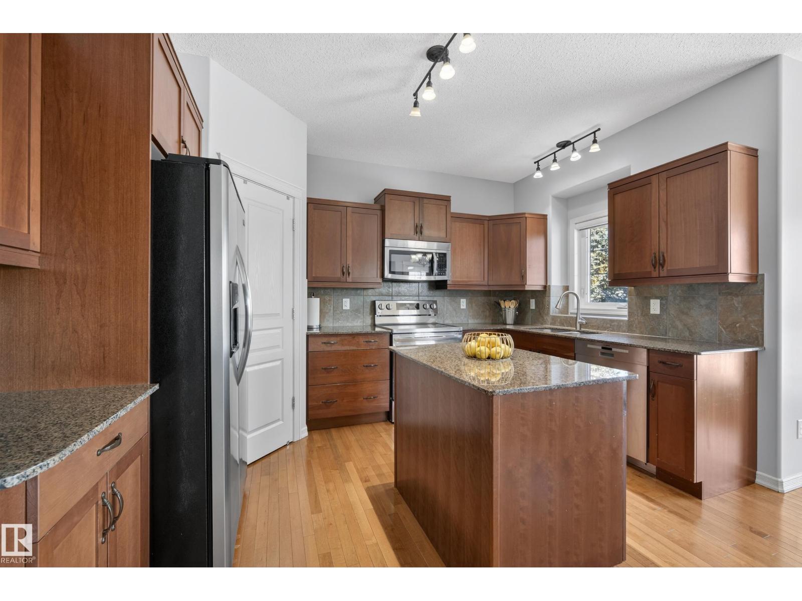 20714 56A AV NW, Edmonton