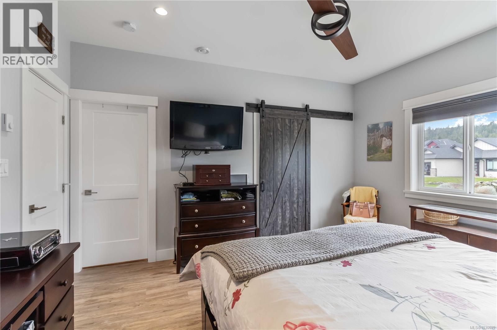 6903 Burr Dr - 23
