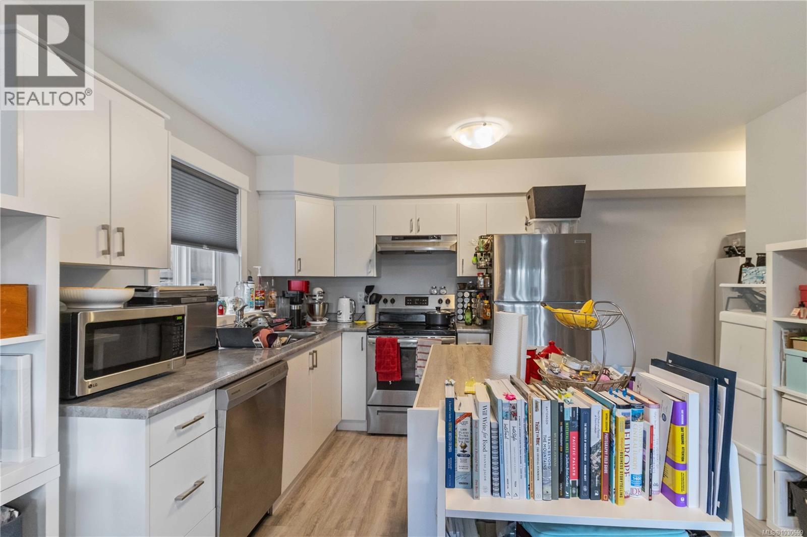 6903 Burr Dr - 42