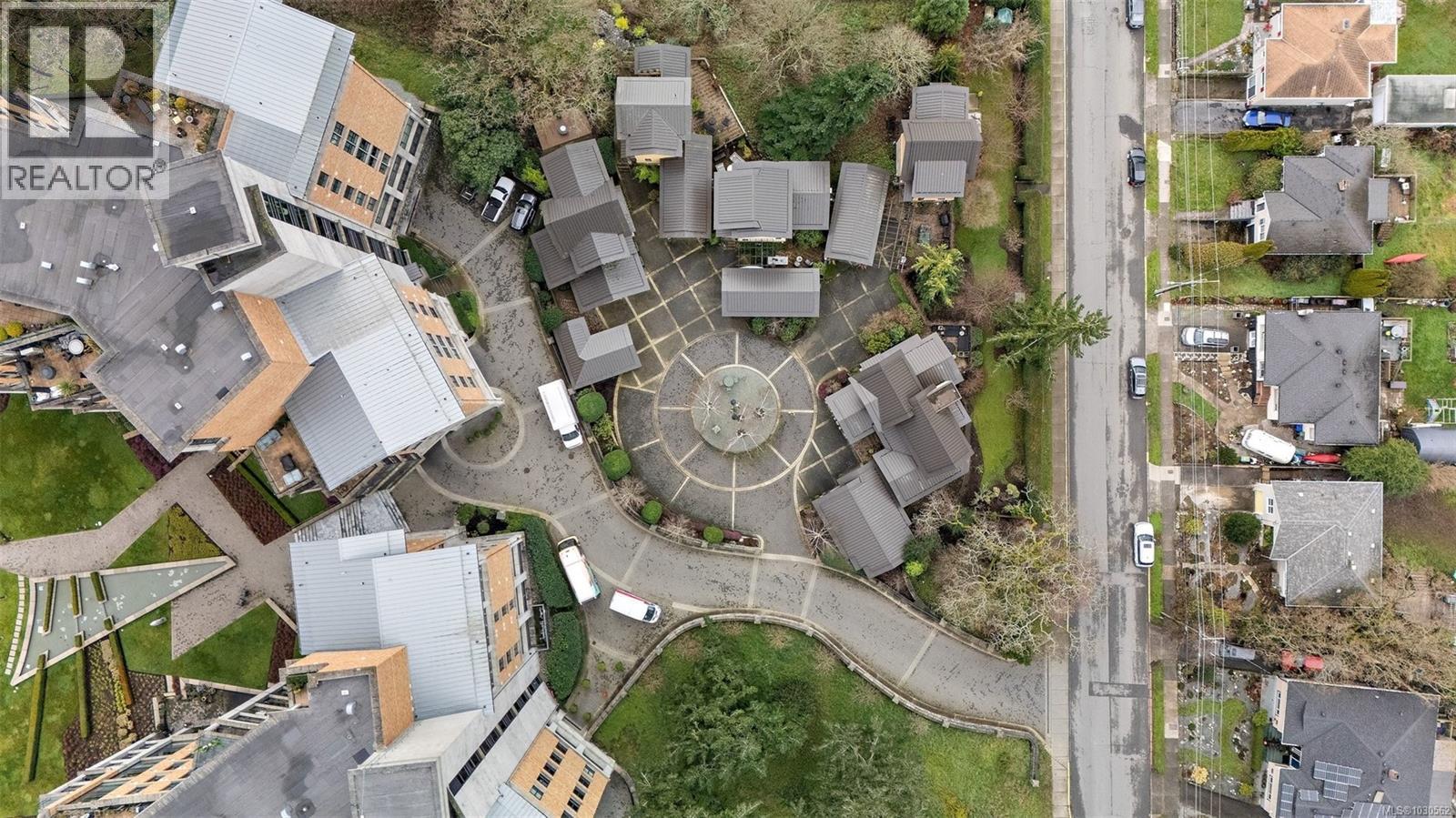 #3 849 DUNSMUIR RD - 31