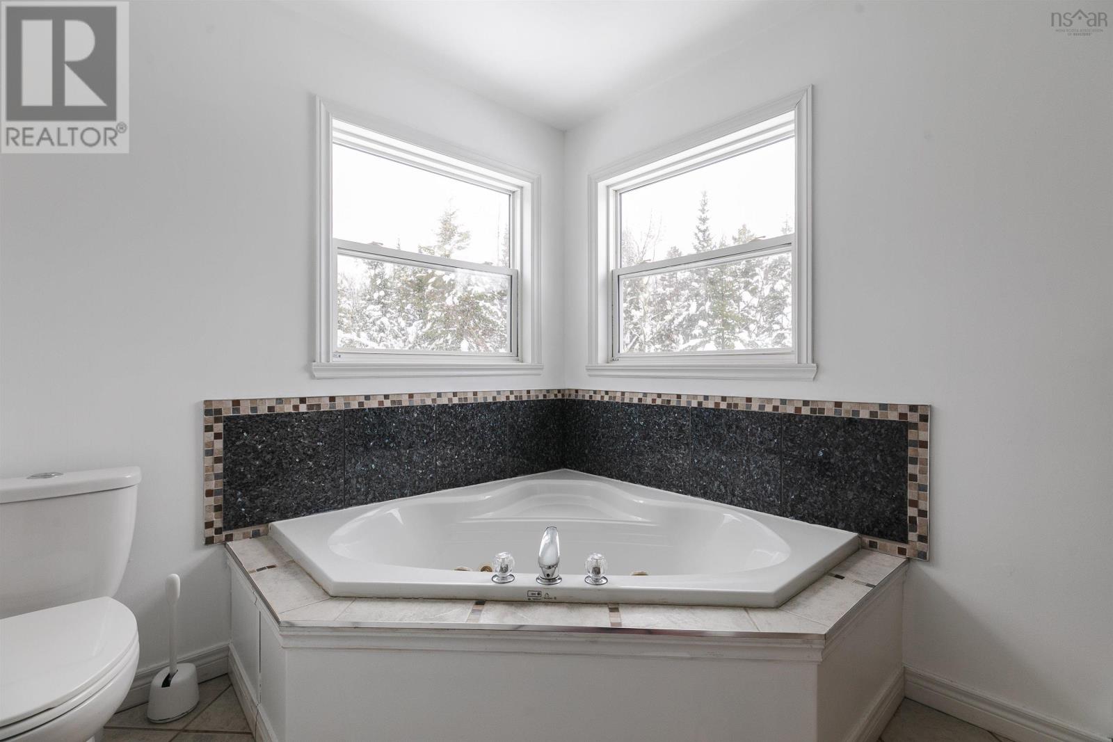 252 GLENEAGLES DRIVE - 22