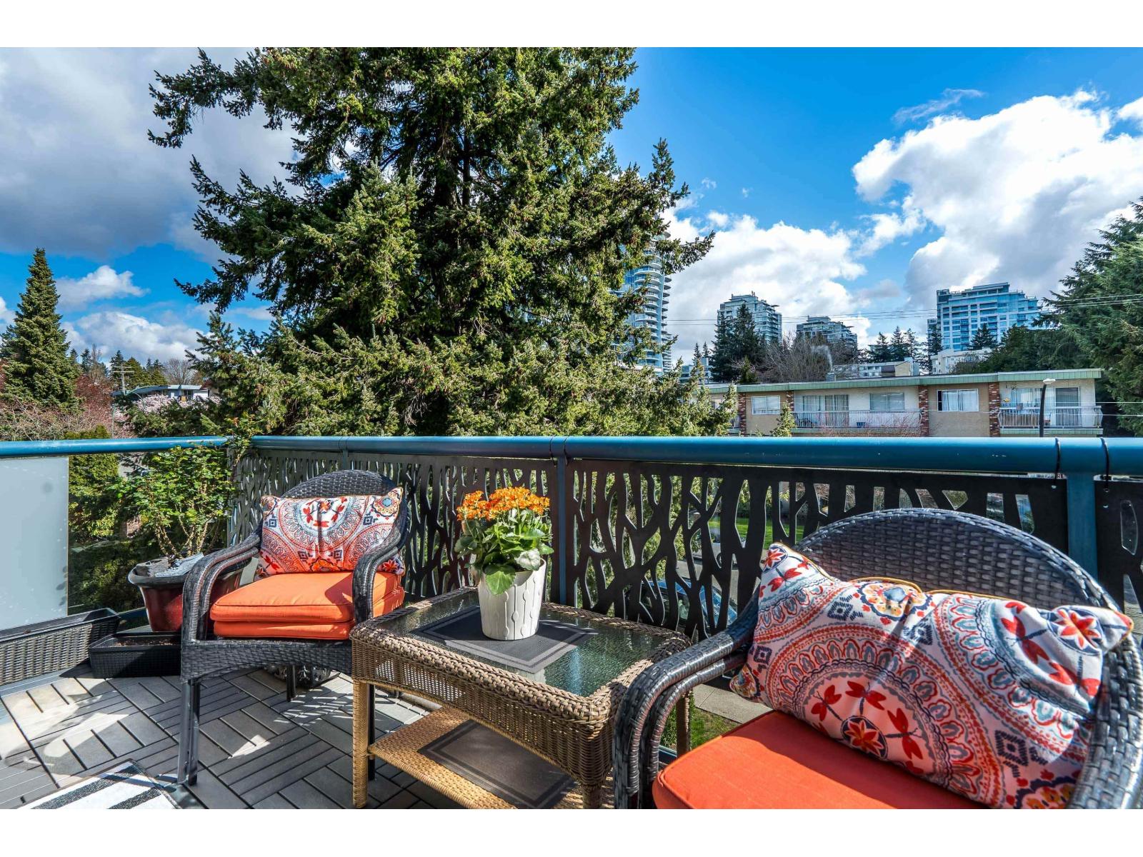 308 1441 BLACKWOOD STREET, White Rock