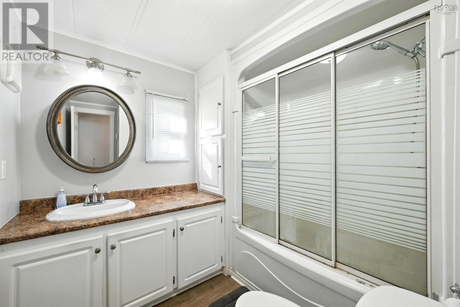 Property 27 of 30 of 32 Champlain Avenue