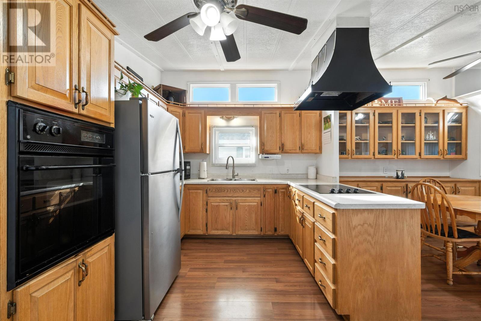 Property 21 of 30 of 32 Champlain Avenue