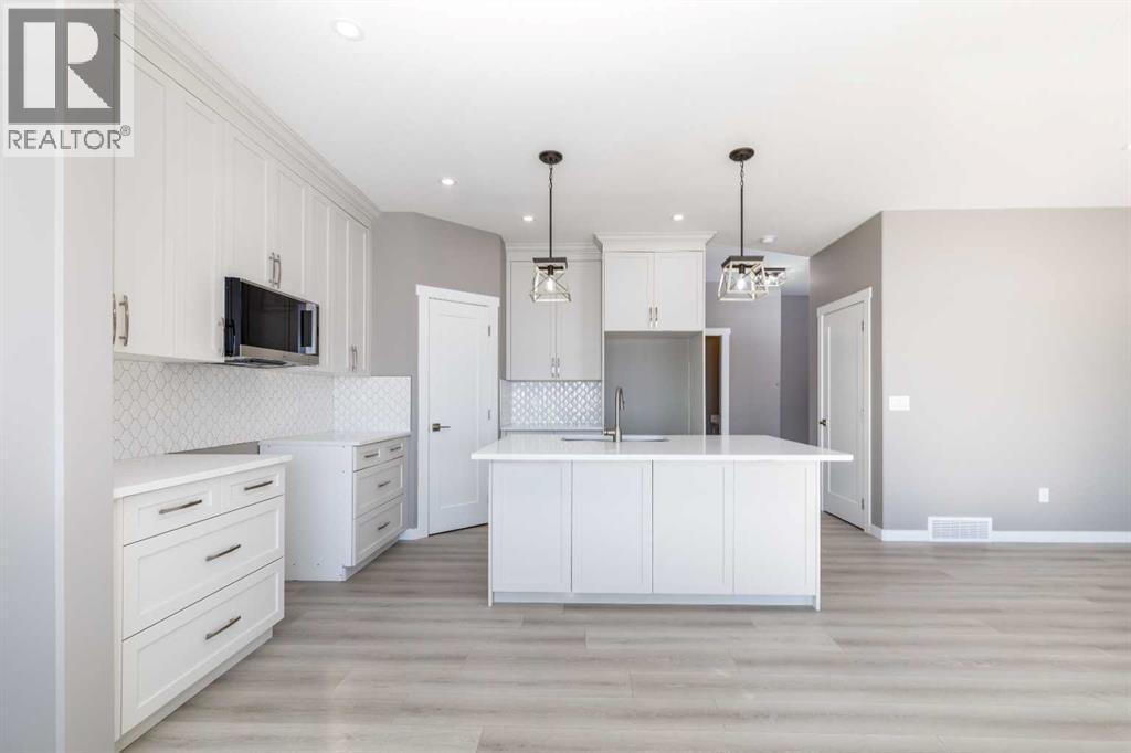 Single Family House for Sale in  Everson Close Evergreen Red Deer 