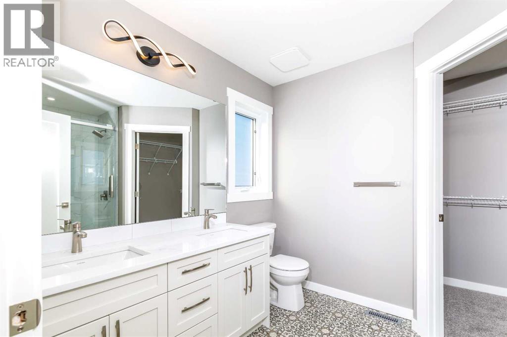 Single Family House for Sale in  Everson Close Evergreen Red Deer 