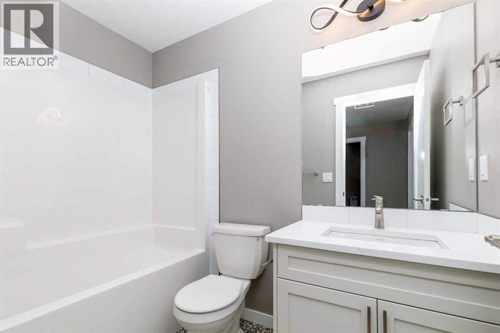 Single Family House for Sale in  Everson Close Evergreen Red Deer 