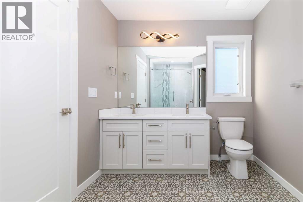 Single Family House for Sale in  Everson Close Evergreen Red Deer 