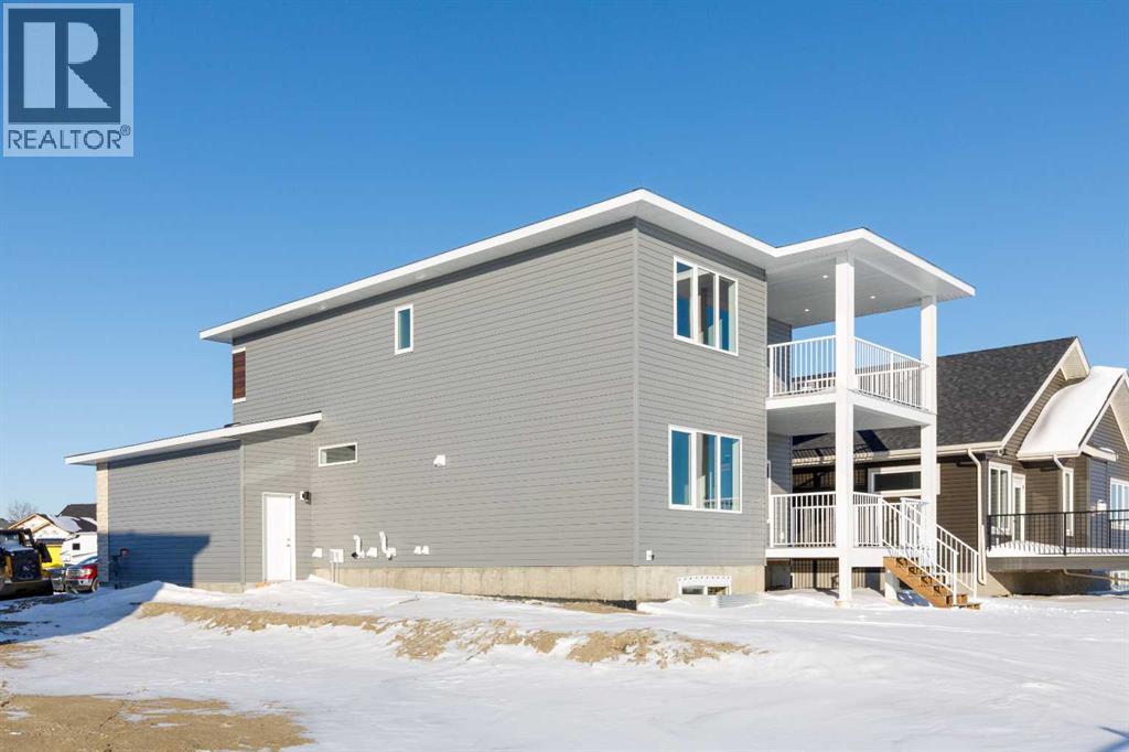 Single Family House for Sale in  Everson Close Evergreen Red Deer 