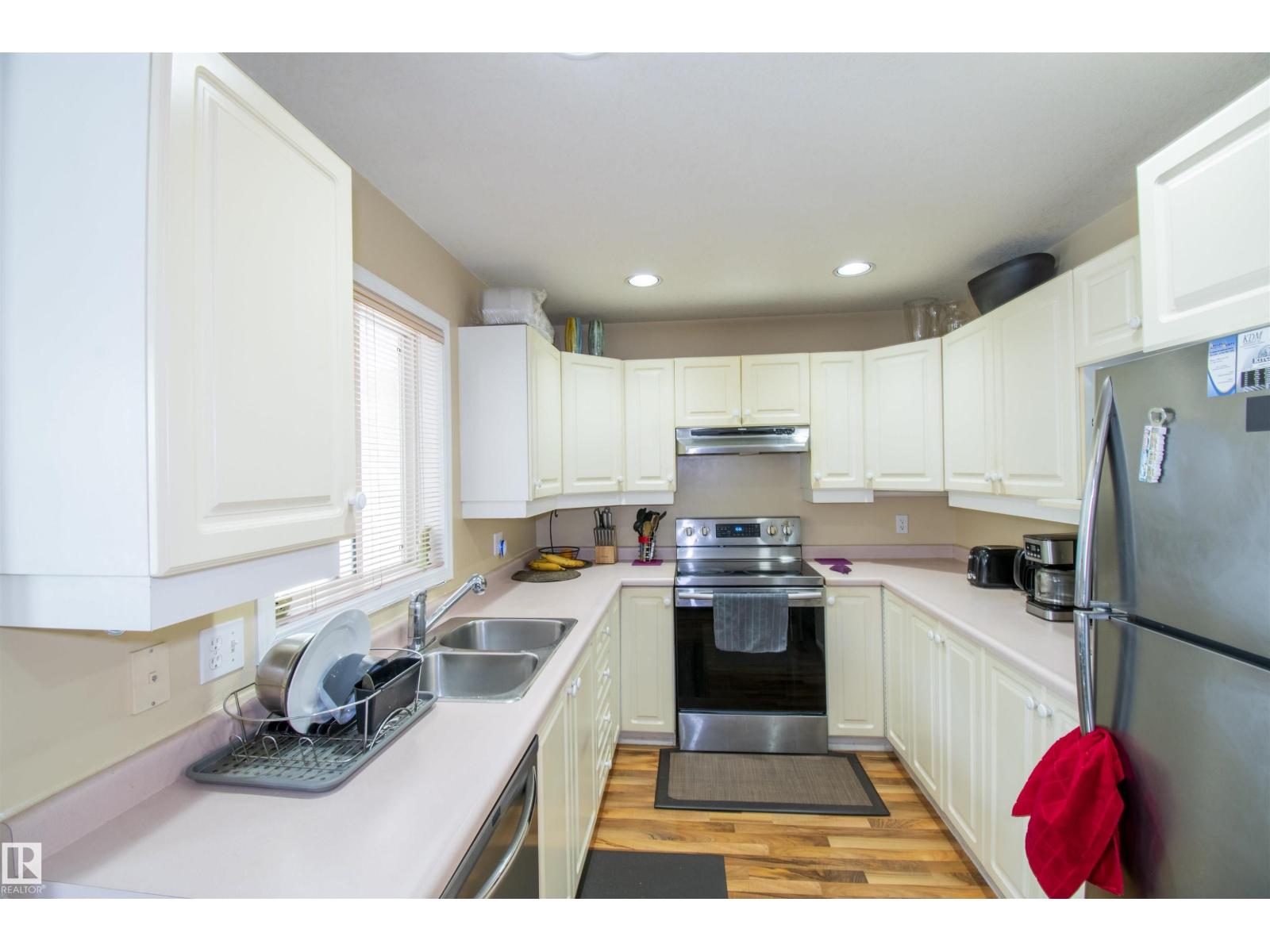 #2 9703 174 ST NW, Edmonton