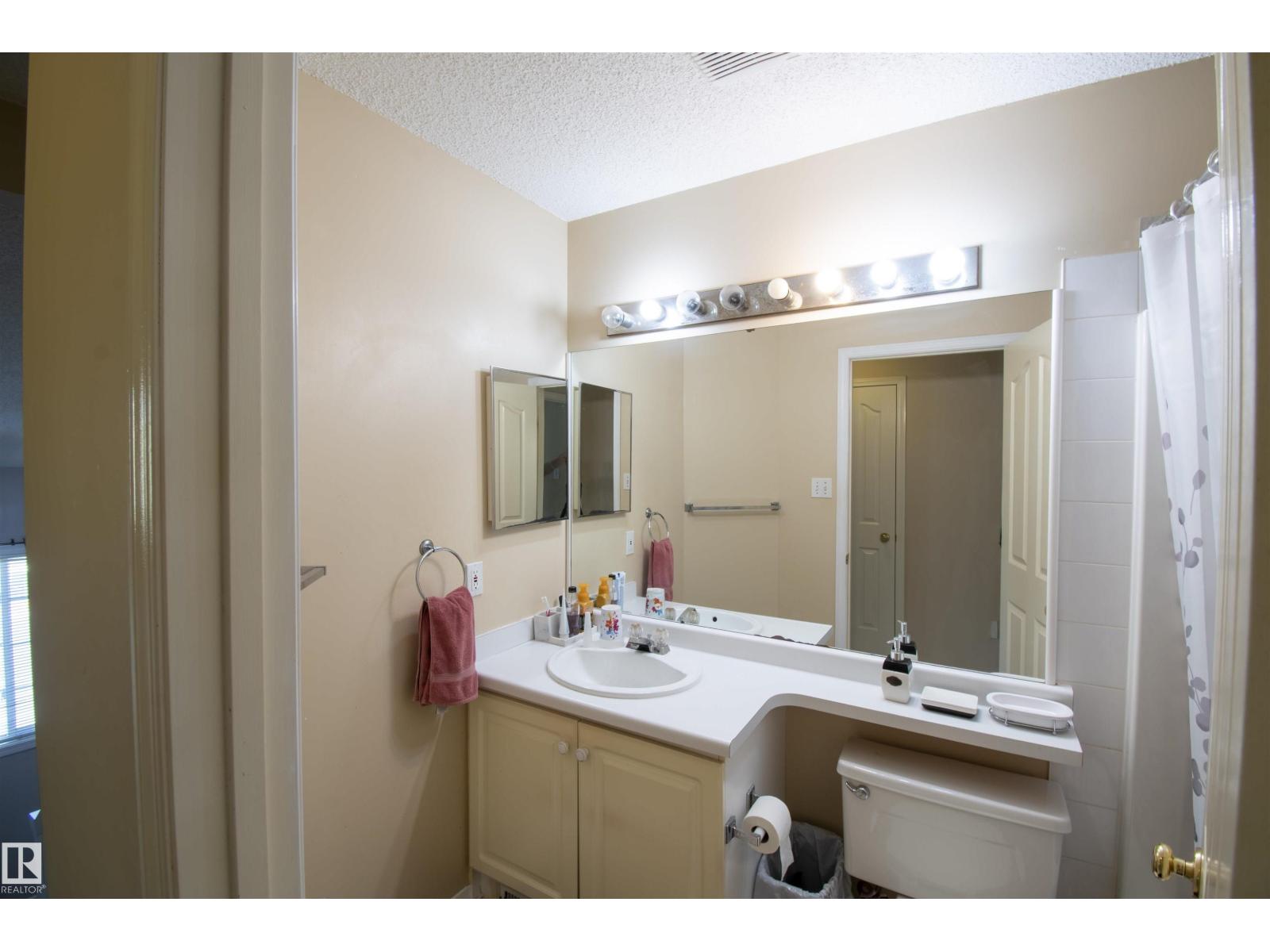 #2 9703 174 ST NW, Edmonton