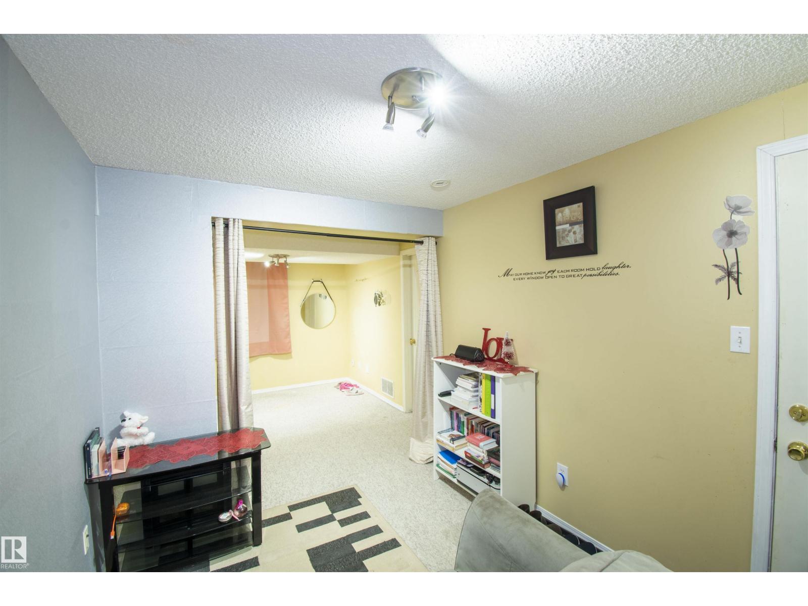 #2 9703 174 ST NW, Edmonton