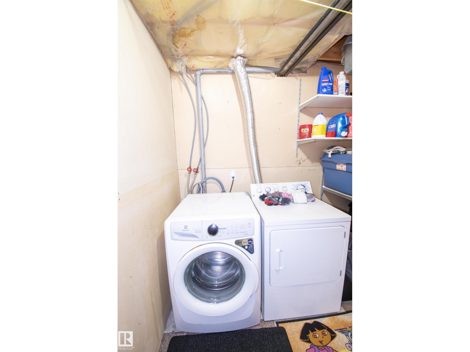 #2 9703 174 ST NW, Edmonton