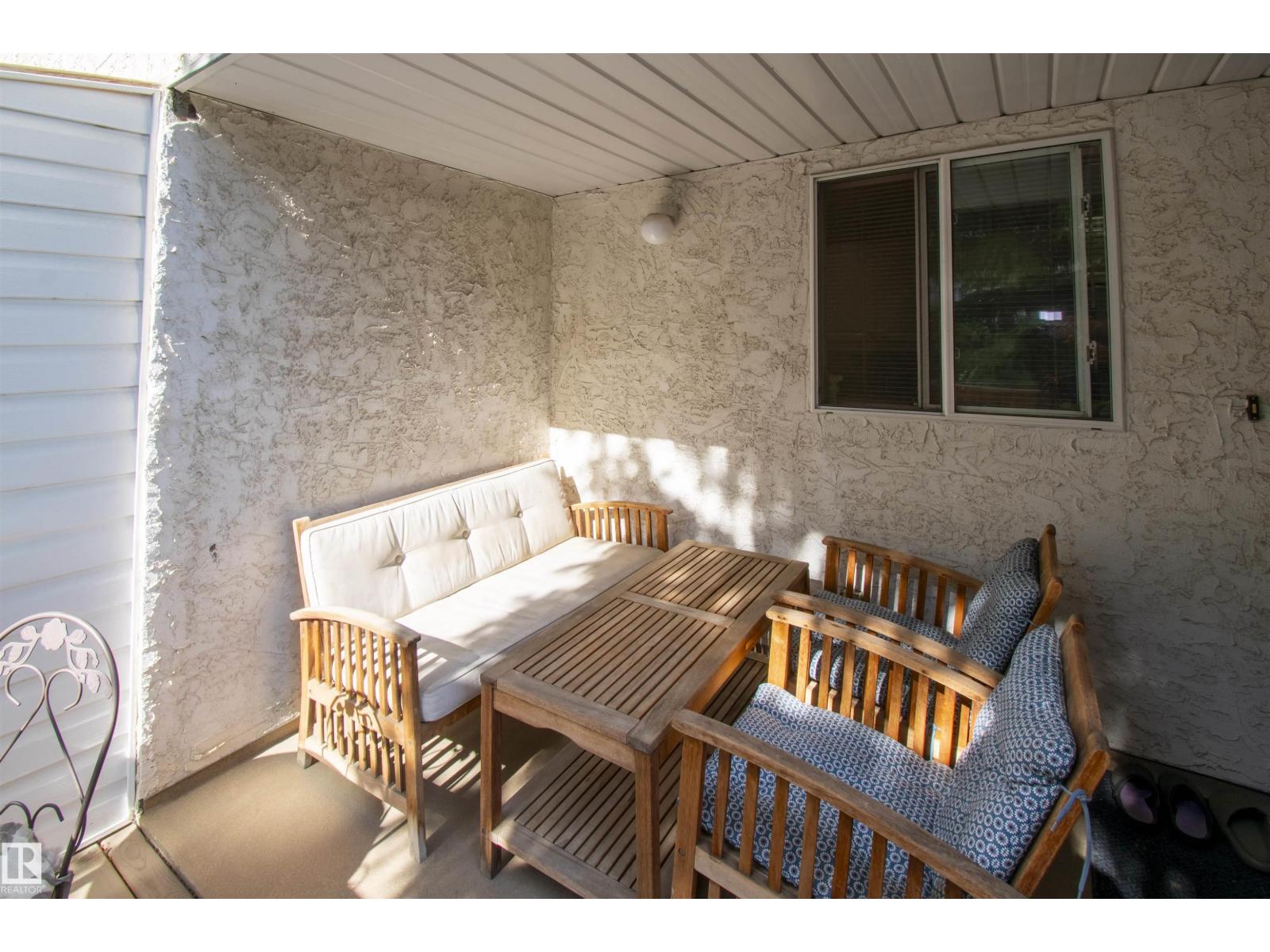 #2 9703 174 ST NW, Edmonton