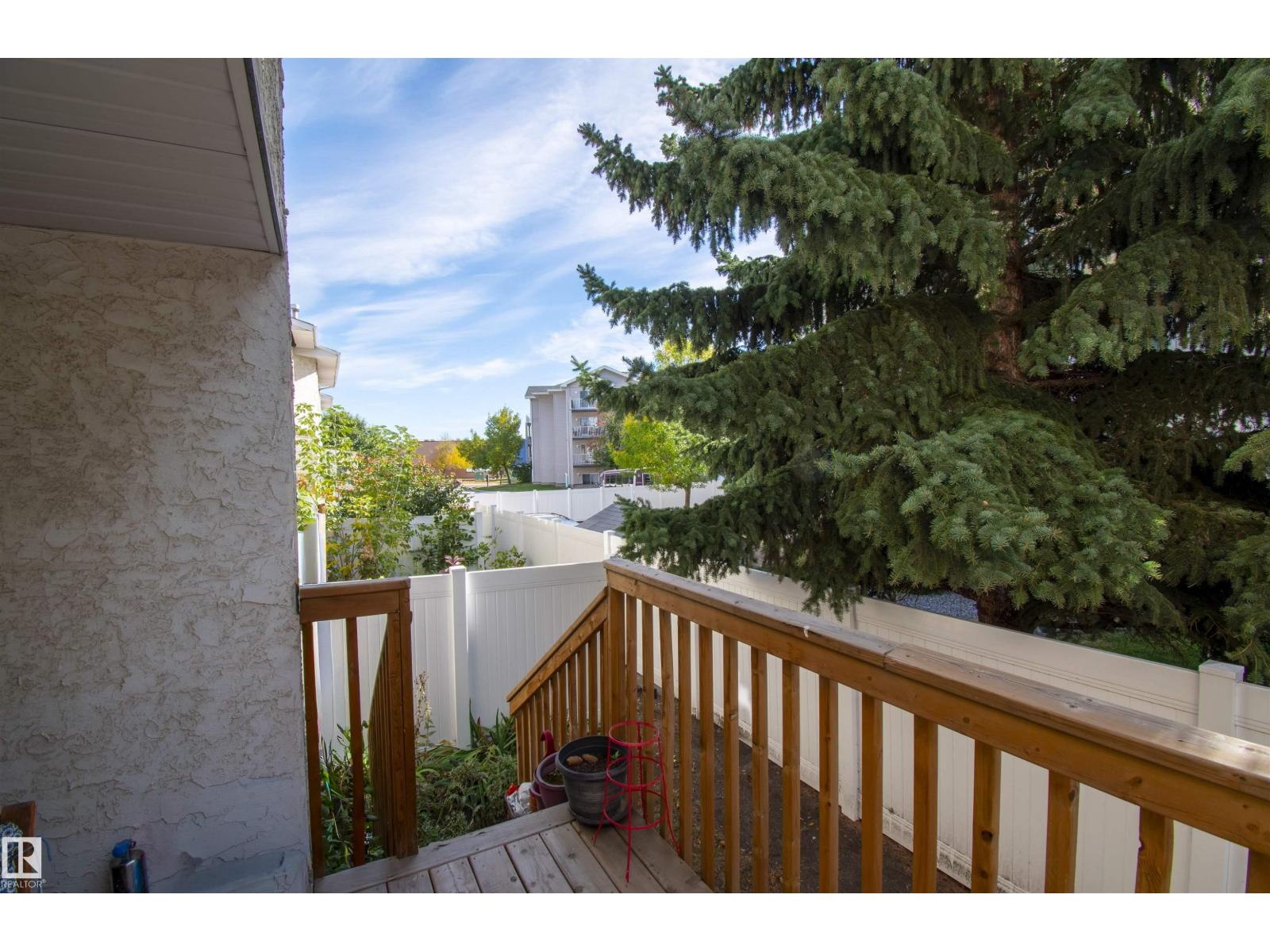 #2 9703 174 ST NW, Edmonton
