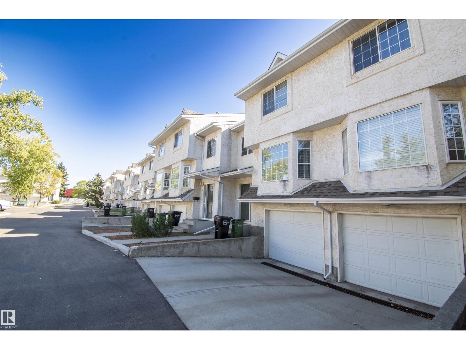 #2 9703 174 ST NW, Edmonton