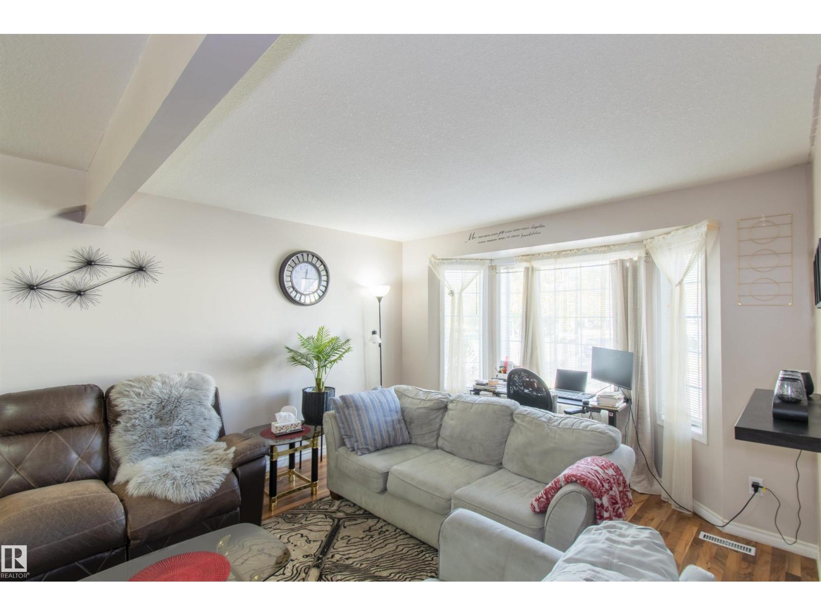 #2 9703 174 ST NW, Edmonton